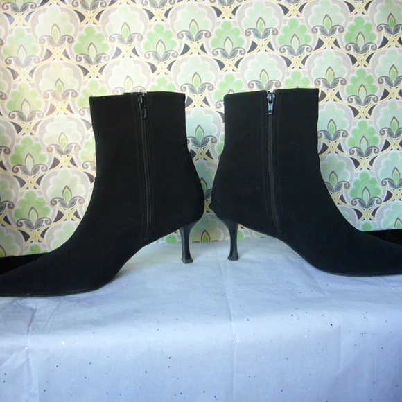 Stuart Weitzman Black Gortex Ankle Boot EUC! 10M - Picture 8 of 15